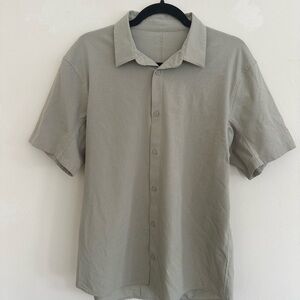 Lululemon Men's Tan Gray Short Sleeve Shirt